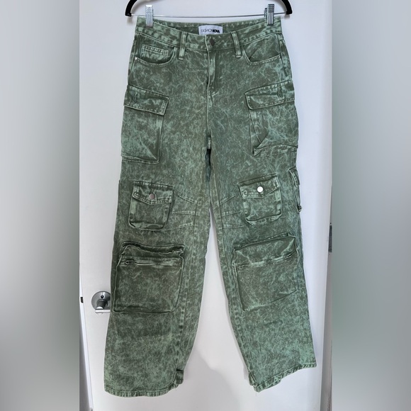 Fashion Nova Acid Wash Green Cargo Pants Size 3 - Picture 4 of 7